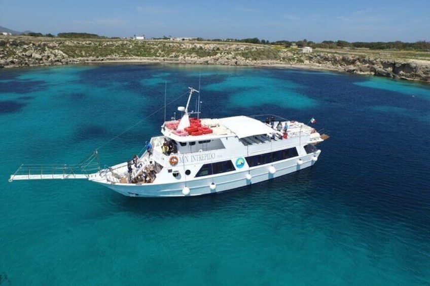 Excursion by motorboat