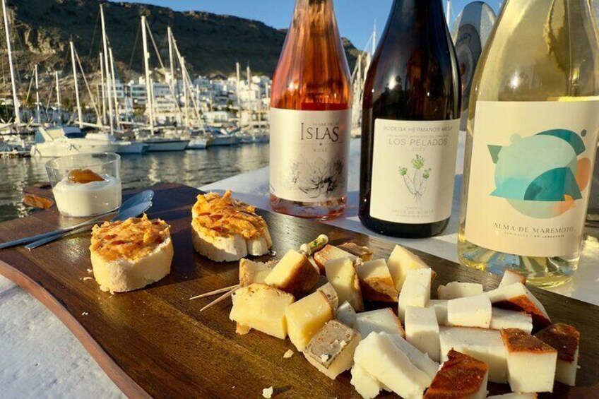 Explore Gran Canaria: 3h Boat Tour with Wine & Local food Tasting