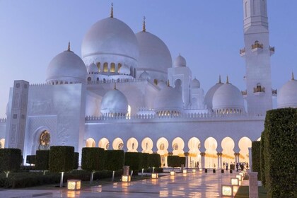 Private Abu Dhabi Stadtrundfahrt mit Ferrari World - Abflug von Dubai