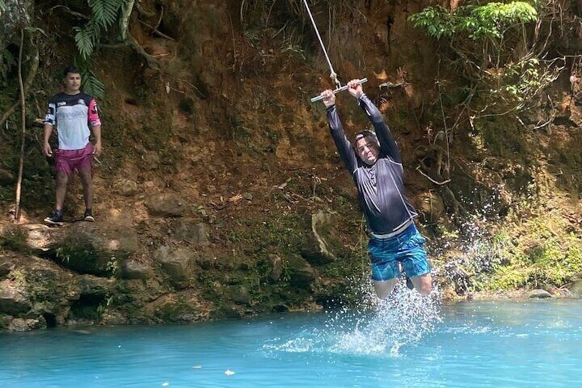 Private Sloth Bear Watching and Tubing Tour in Rio Celeste