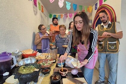 Class of Sauces and Tortillas in Mexico City