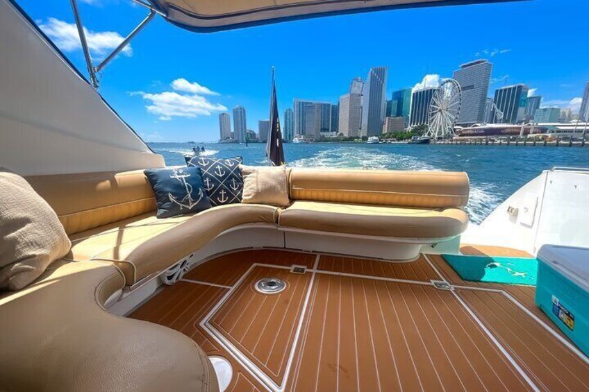 Yacht Tour Miami Skyline and Start Islands Mansions 