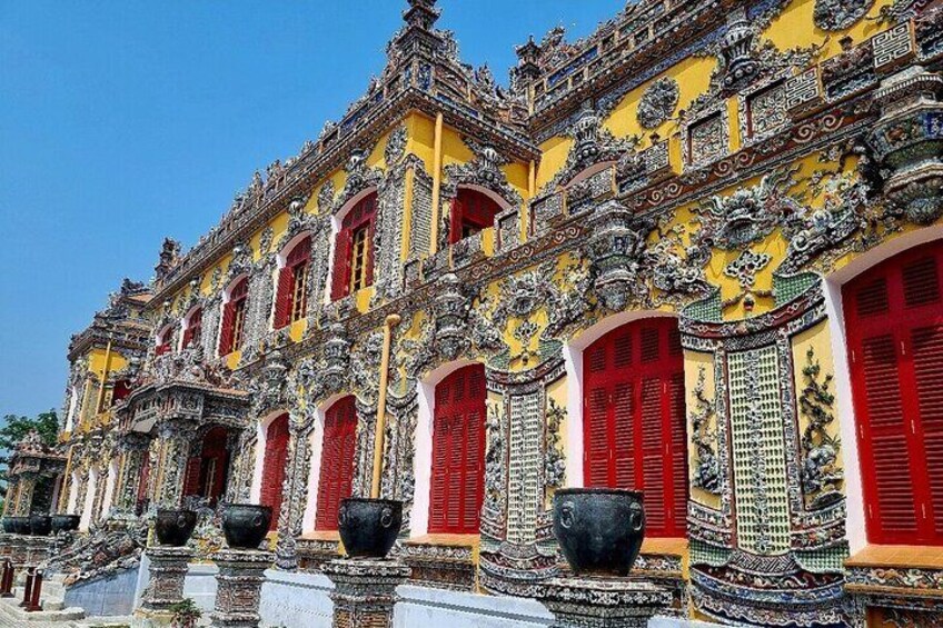  Hue Imperial City, Royal Tombs, Local Markets & Village private tour 