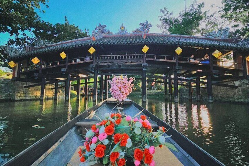  Hue Imperial City, Royal Tombs, Local Markets & Village private tour 
