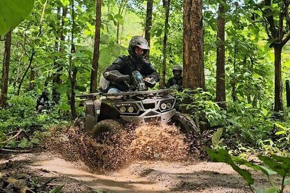 Cascada pegajosa de 8 horas, ATV y rafting en aguas bravas Aventuras