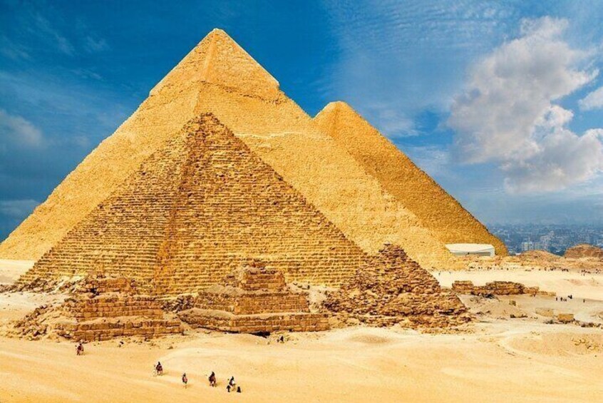 Cairo Day Trip: Pyramids, Egyptian Museum & Lunch - Hurghada
