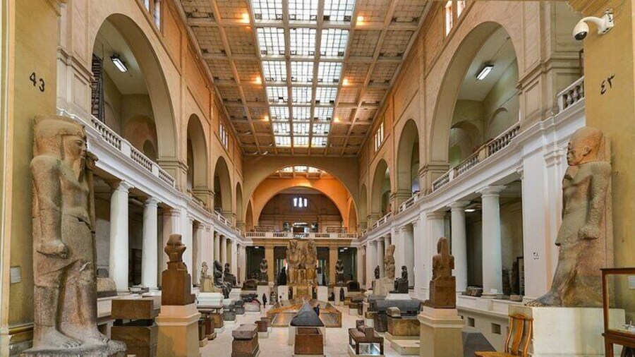 Cairo Day Trip: Pyramids, Egyptian Museum & Lunch - Hurghada