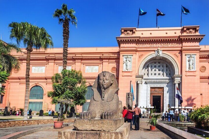 Cairo Day Trip: Pyramids, Egyptian Museum & Lunch - Hurghada