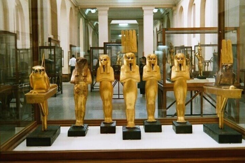 Cairo Day Trip: Pyramids, Egyptian Museum & Lunch - Hurghada