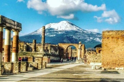 Tour from Naples: Positano, Sorrento and Pompeii.