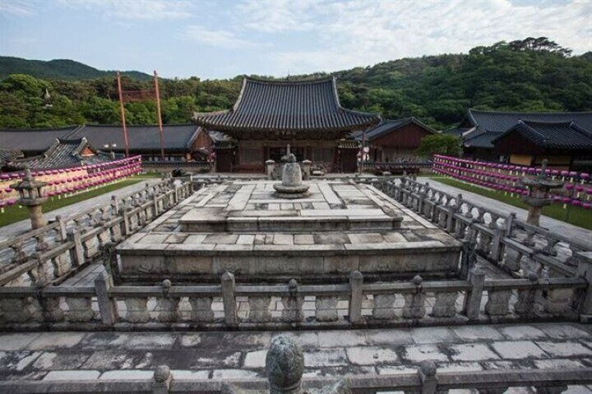 UNESCO heritage site, Tongdosa Buddhist Temple - Stupa enshrining the Buddha's true relics