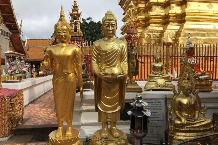 Doi Suthep Temple, a landmark that is both famous and sacred to the locals. Doi Suthep is considered a must-visit for anyone who truly wants to experience Chiang Mai, according to Thai people.