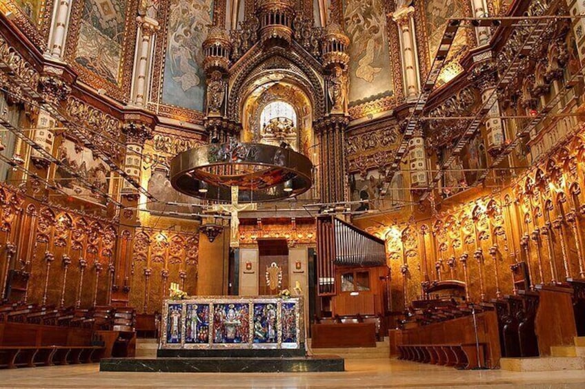 Train Journey from Barcelona Shared Tour in Montserrat 