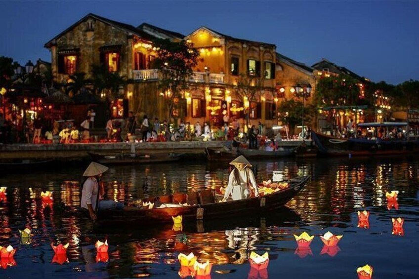 Boat Ride and Release Lantern at Hoai River