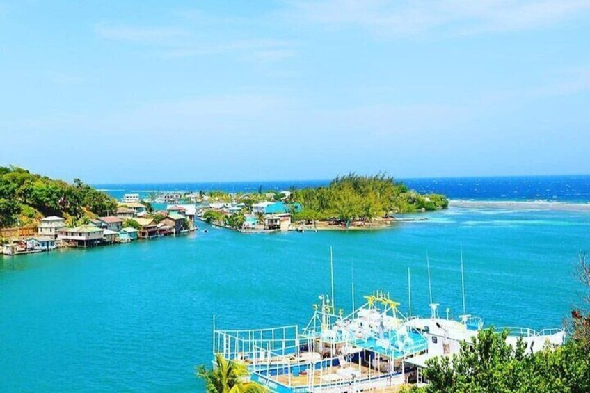 Explore the Hidden East Side of Roatan