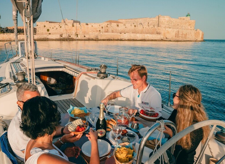 Catania: Sunset Sailing Aperitif