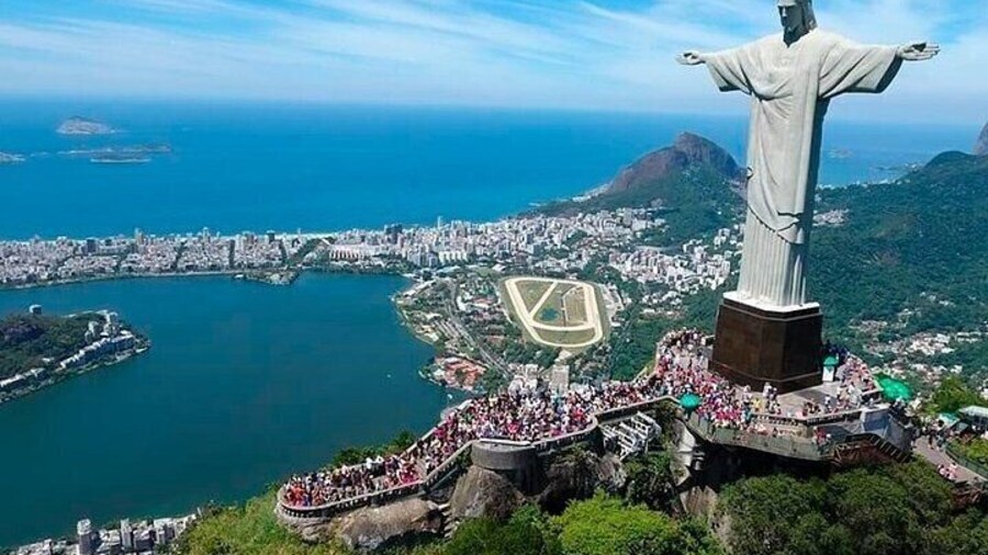 City Tour in Rio de Janeiro Explore with Lunch Included