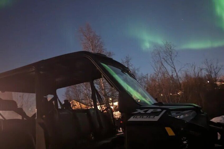 Northern Lights Minibus Chase Max 16 Person In Group