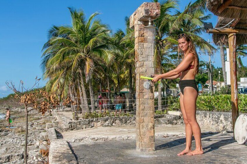 Money Bar Day Pass with Snorkel & Mexican Lunch