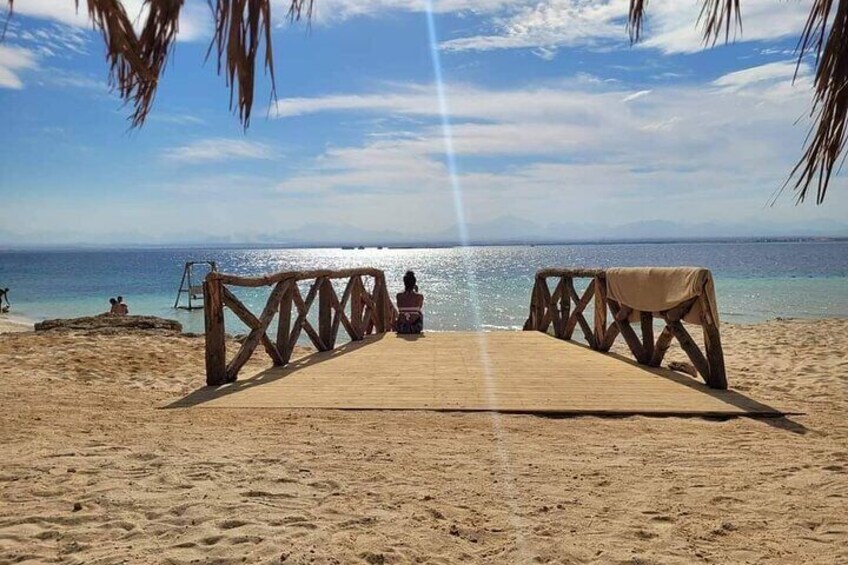 Magawish Island Private Speedboat Trip & Turkish Bath - Hurghada