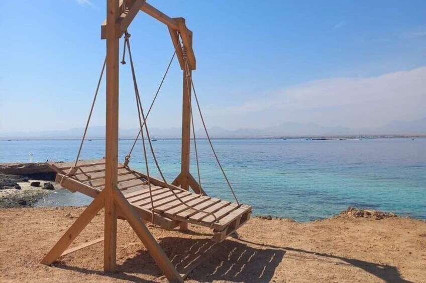 Private Speedboat & Parasailing to Magawish Island - Hurghada