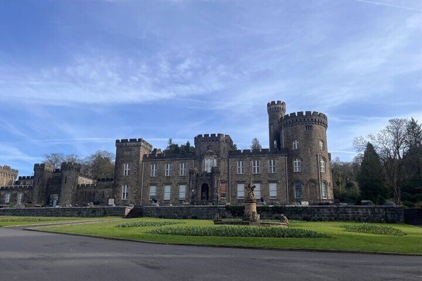 Cardiff: Waterfalls, Castles & Mountains Day Tour