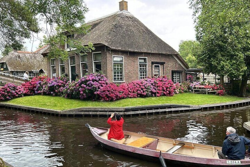 Private Tour from Amsterdam to Zaanse Schans and Giethoorn 