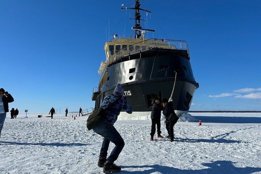 Icebreaker Arktis