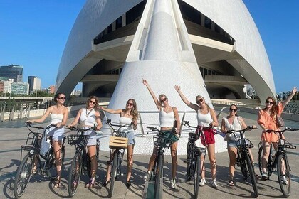 Valencia all in one: beaches, old town & city arts by E-bike