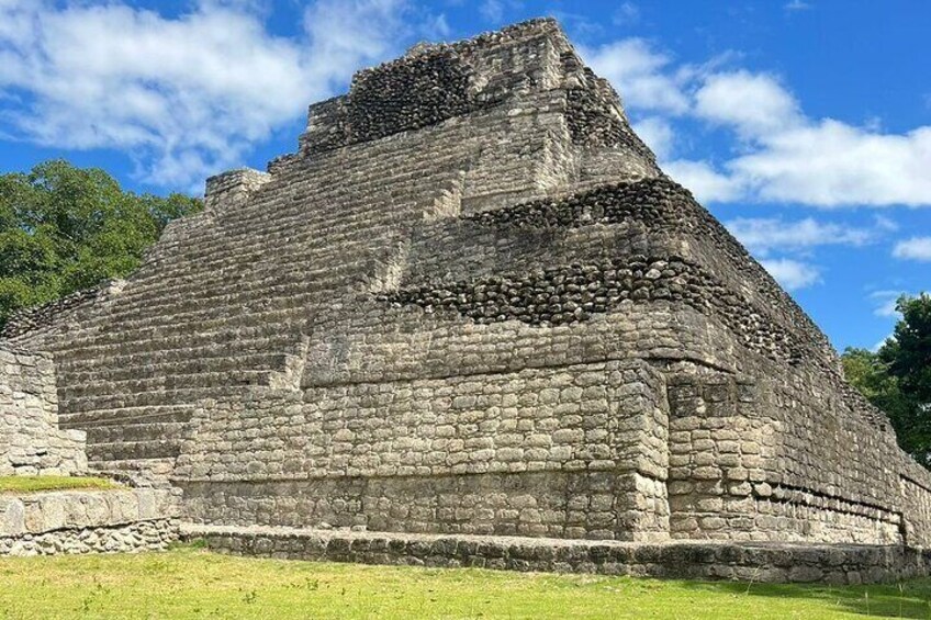 Chacchoben Mayan Ruins and Mahahual Lighthouse Combo Tour