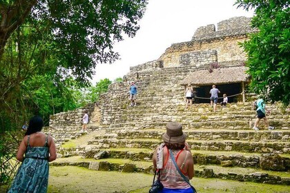 Tour en barco por las ruinas mayas de Chacchoben y la laguna de Bacalar