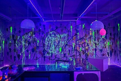 Special Slime-In-Dark Drawing Class in New York