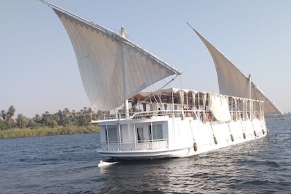 9-Day tour Egypt private Cairo Pyramids & Dahabiya Cruise