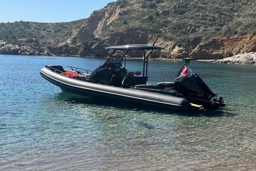 Private Boat Tour of Santorini 