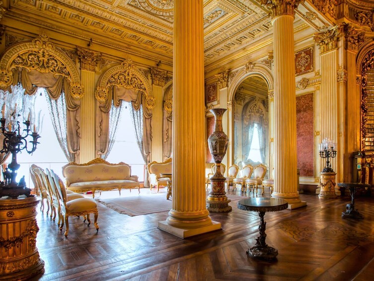 Istanbul:Dolmabahce Palace Skip-the-Line Entry & Audio Guide
