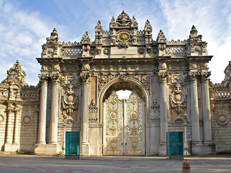 Istanbul:Dolmabahce Palace Skip-the-Line Entry & Audio Guide