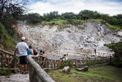 Hot Springs and Flat Falls of the Cuts Volcano Tour