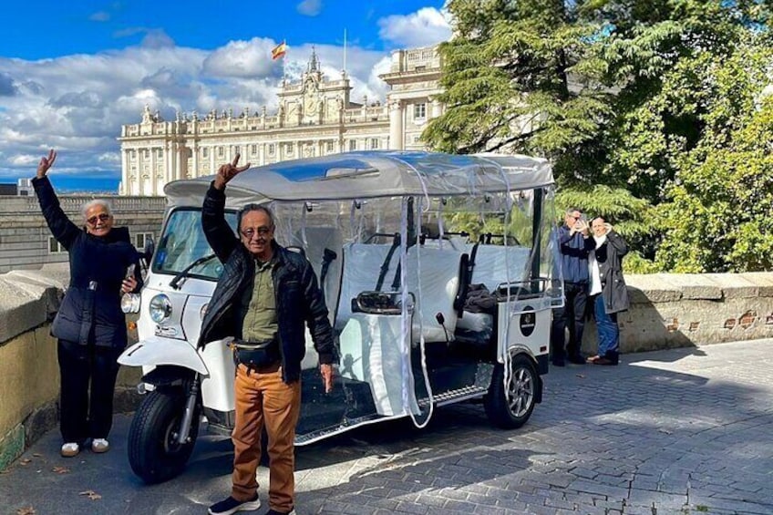 Tuk Tuk Private Guided Tour in Madrid 