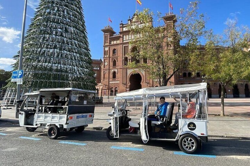 Tuk Tuk Private Guided Tour in Madrid 