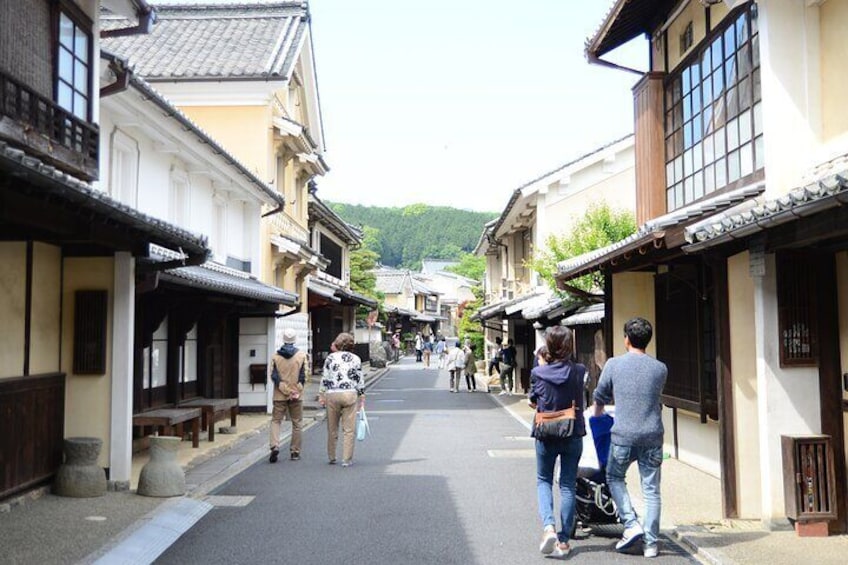 "< guided walk 
and lunch 7 >
Roadside Station
""UCHIKO""
Fresh Park
KaRaRi,
2452 Uchiko,
Kita, Ehime"