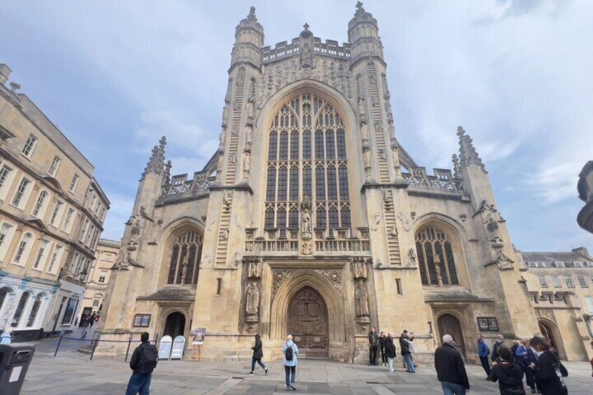 Full Day Private Trip to Windsor Castle-Stonehenge-Bath