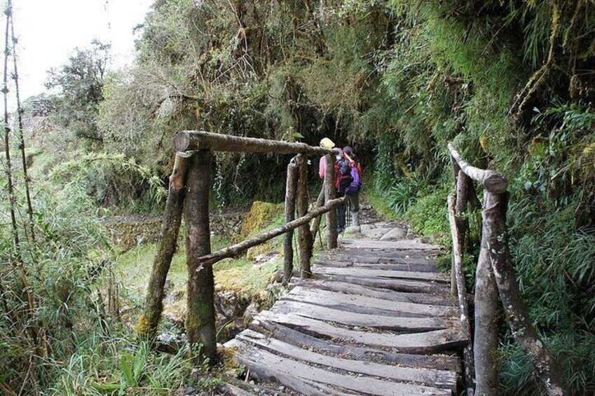 Inca Trail 4 days with Vistadome Observatory