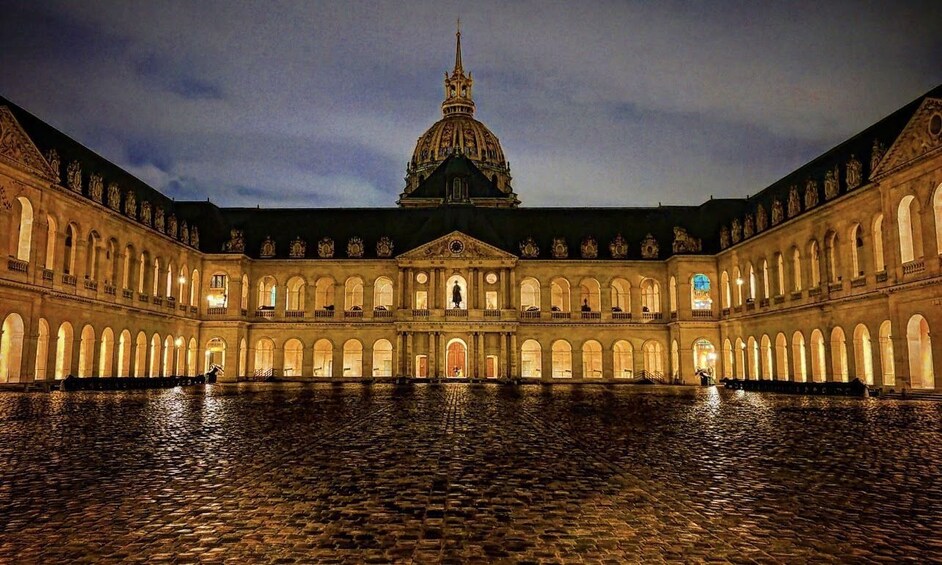 Paris: Picasso Museum Ticket & In-App Walking City Tour