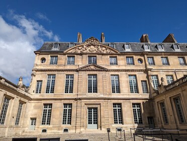 Paris: Picasso Museum Ticket & In-App Walking City Tour