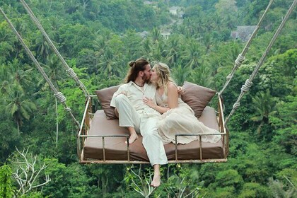Best Instagrammable: Swing in Bali