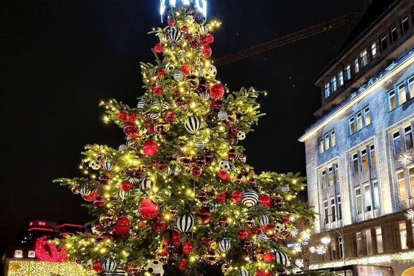 Christmas market lights tour with free mulled wine