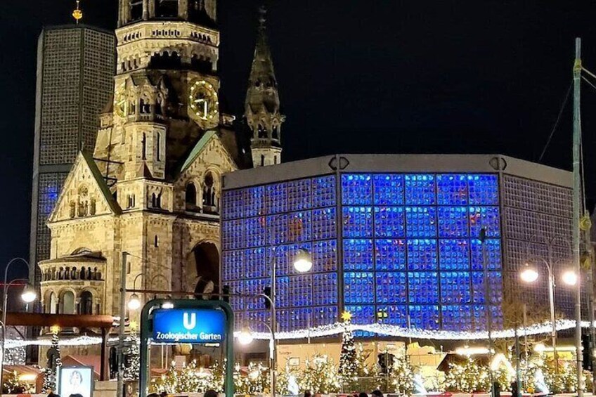 Christmas market lights tour with free mulled wine