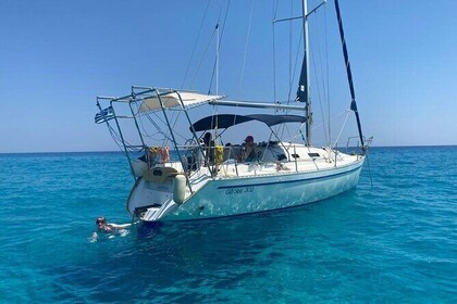 Private sailing Yacht with Snorkeling, Lunch + Sunset