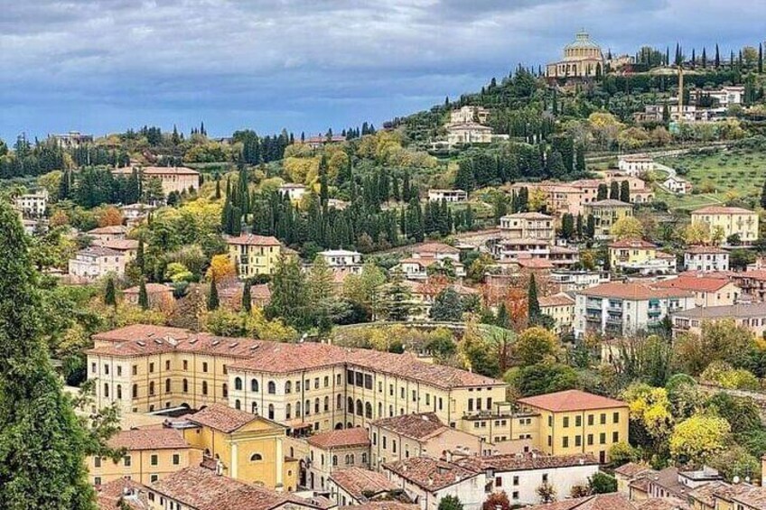 Tour to discover the Unique History of Verona, the City of Art