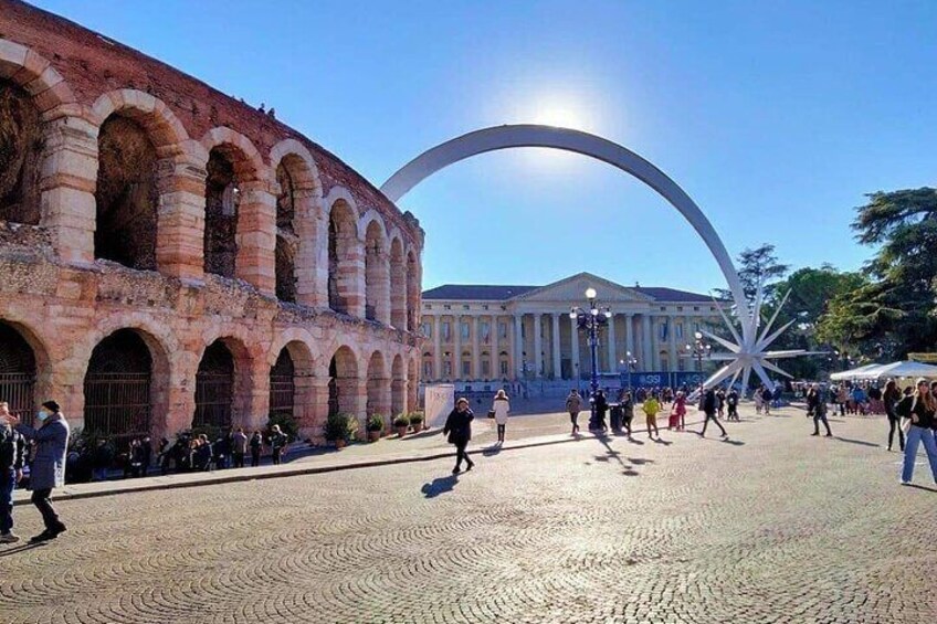 Tour to discover the Unique History of Verona, the City of Art